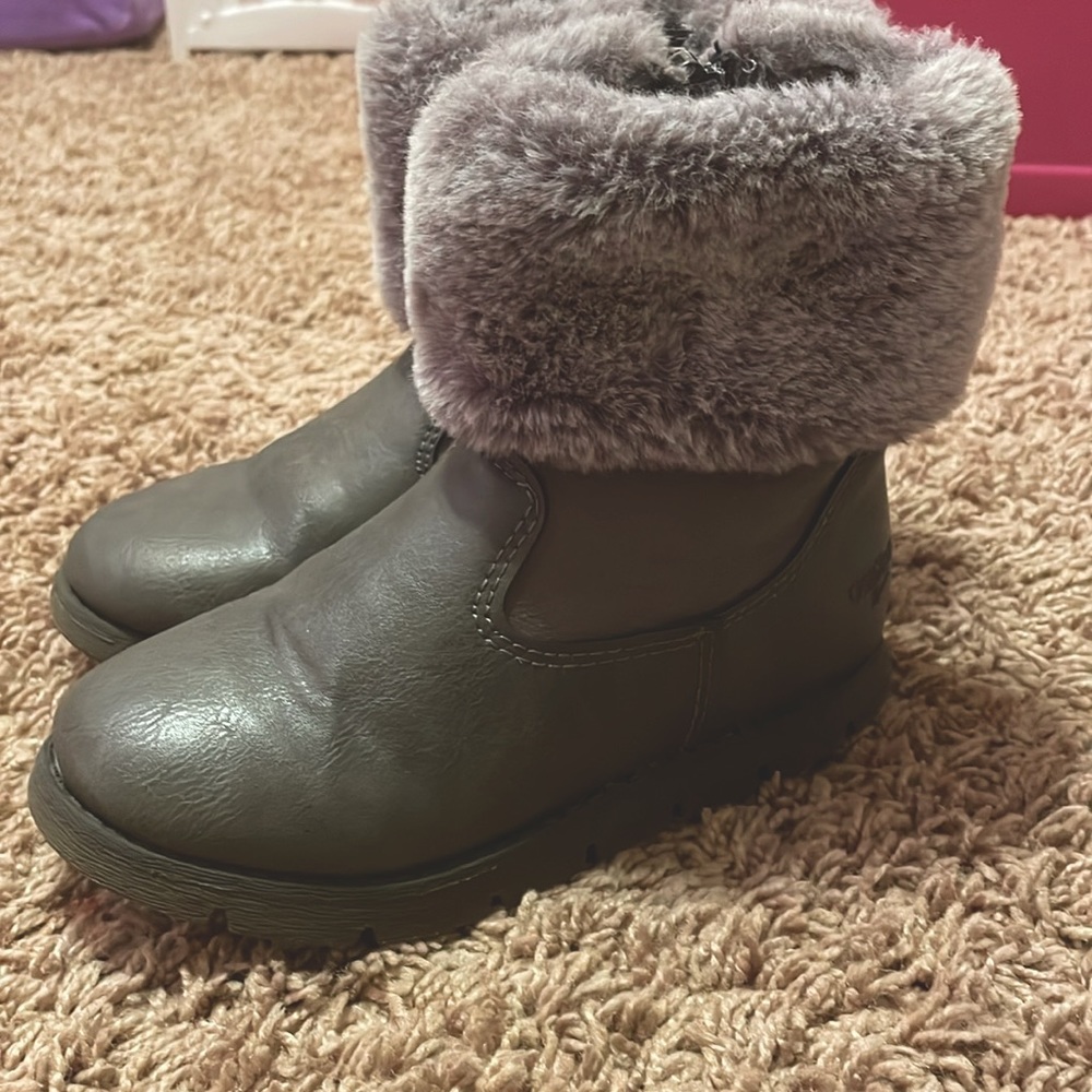 Osh Kosh fur lined gray winter boots in good condition.